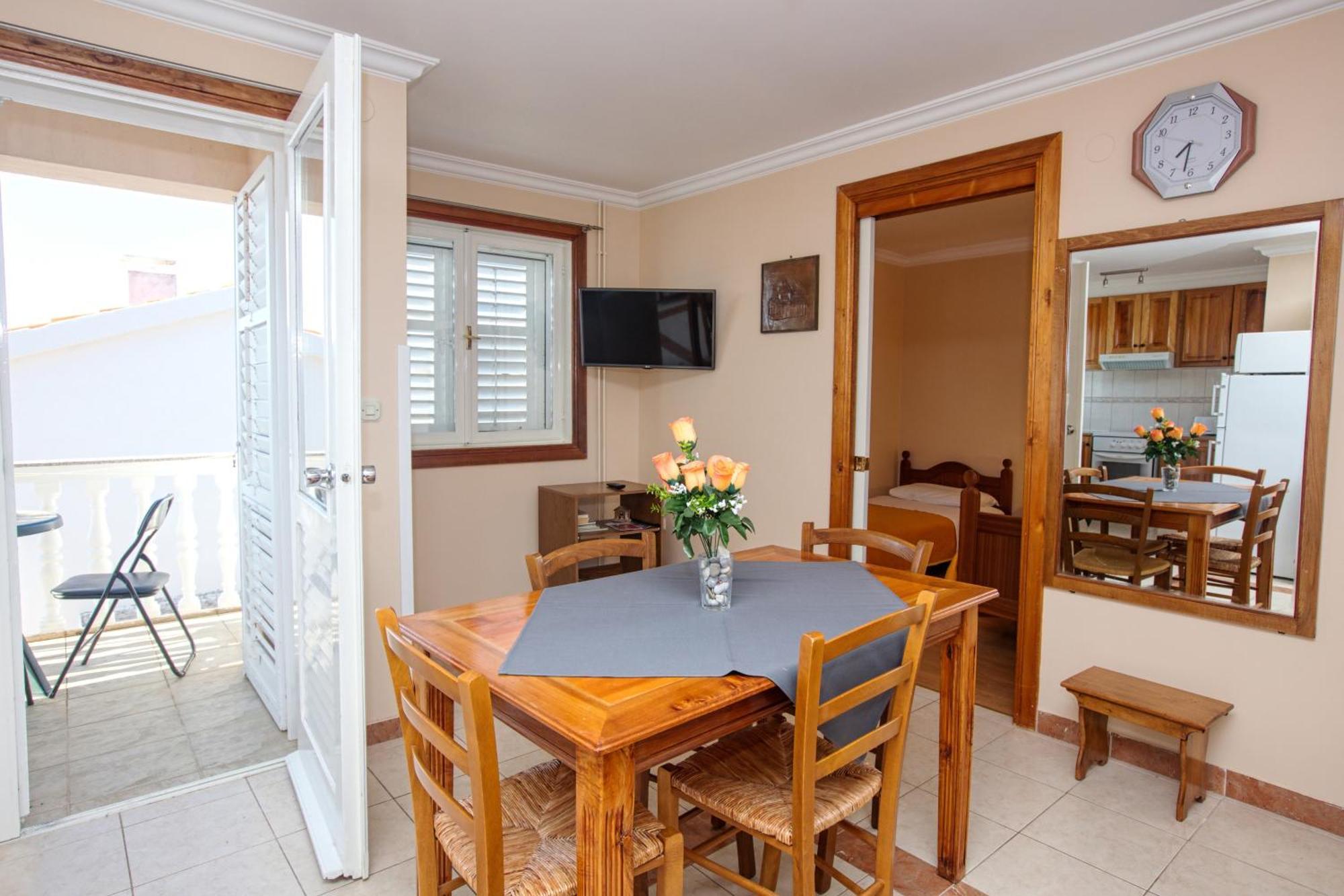 Apartments By The Sea Brodarica, Sibenik - 4194 객실 사진